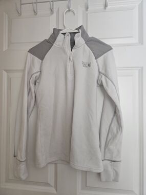 Mountain Hardwear White and Light Gray Half-Zip Fleece Pullover